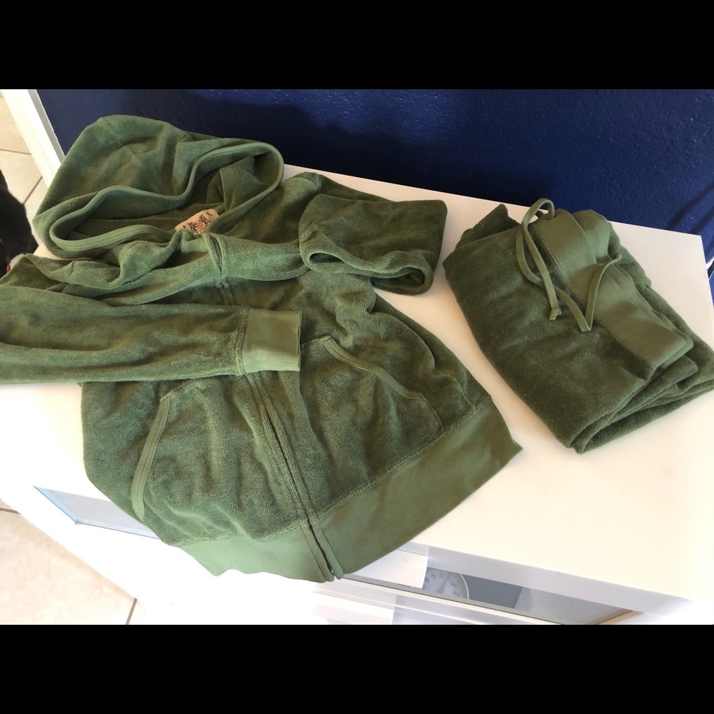 Juicy Couture Green Sweatshirt and Pants Set M & L
